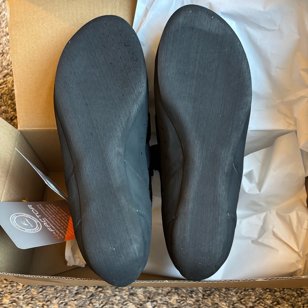 Climb X climbing shoes size US 6 black - Picture 3 of 5